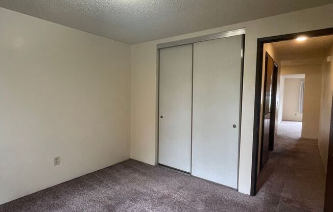 2 beds, 1 bath, 800 sqft, $1,295, Unit 07