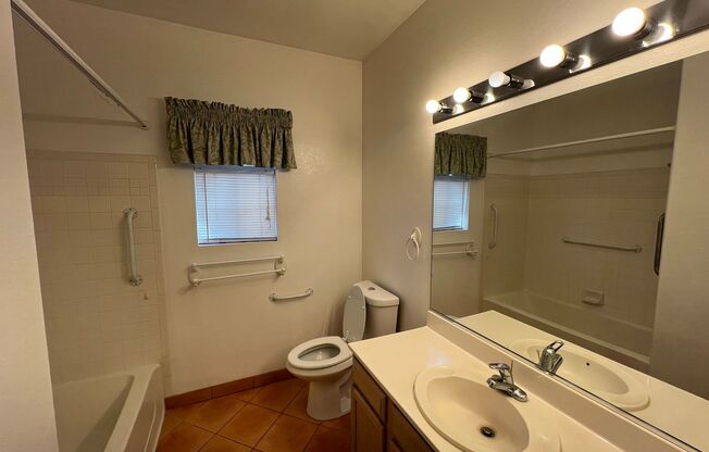1st story Beautiful Condo