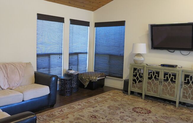 2 beds, 2 baths, $3,250, Unit 880