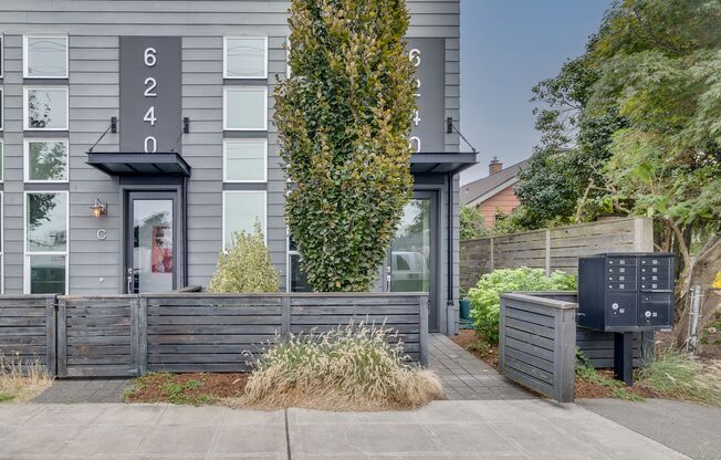 2 bedroom open lay out townhome in Georgetown!