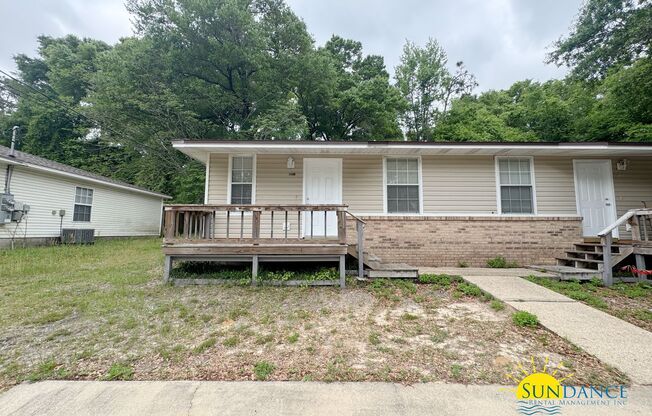Updated 2 Bedroom Duplex in Central Crestview!