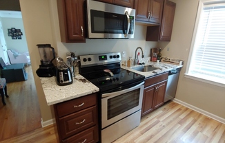 324 E 3 ST