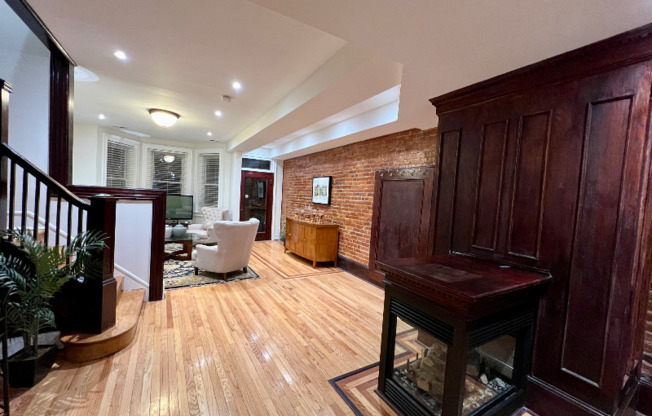 56 ADAMS ST NW