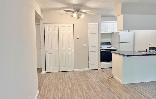 1 bed, 1 bath, 560 sqft, $825, Unit 615-12