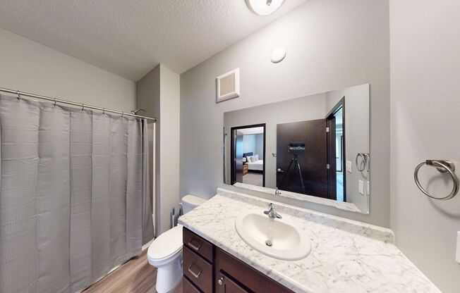 1 bed, 1 bath, 711 sqft, $985, Unit 215-1406