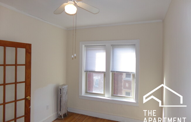 1322 W ESTES