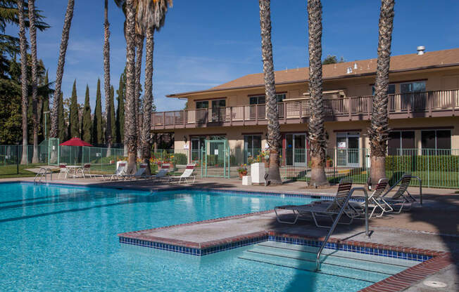 Refreshing Pool With Large Sundeck And Wi-Fi at Valley West, California