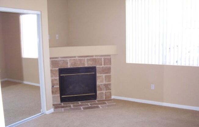 1 bed, 1 bath, $1,295, Unit #102