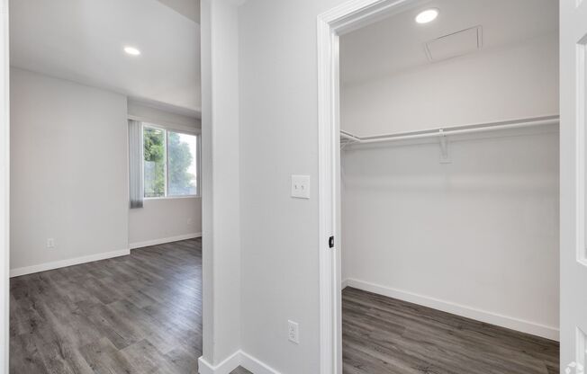 3 beds, 2 baths, 1,350 sqft, $4,198, Unit 101