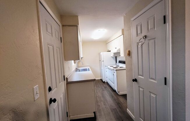 2 beds, 1.5 baths, $1,995, Unit 2296