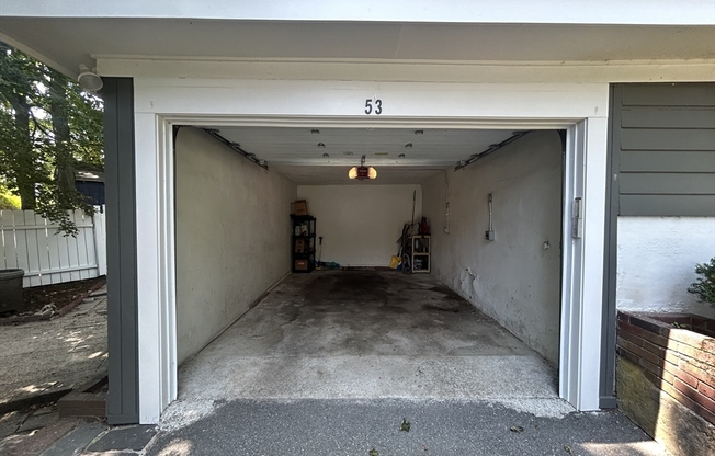 53 DICKSON AVE