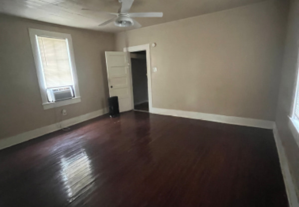 307 E LAMBERT