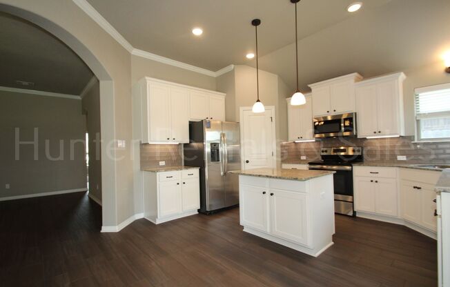 4 beds, 2 baths, $2,050