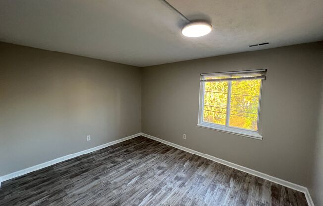 Newly Renovated 2/1 Apartment w/ ALL APPLIANCES INCLUDED!