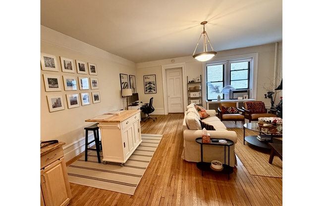 302 W 78 ST