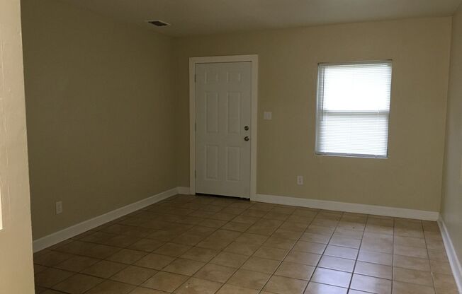 3 beds, 1 bath, $1,250