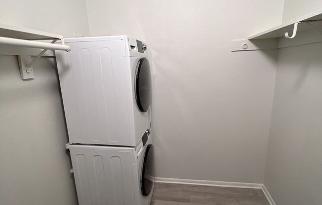 2 beds, 1.5 baths, 800 sqft, $1,750, Unit 213