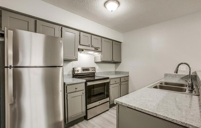 1943 CRANFORD DR