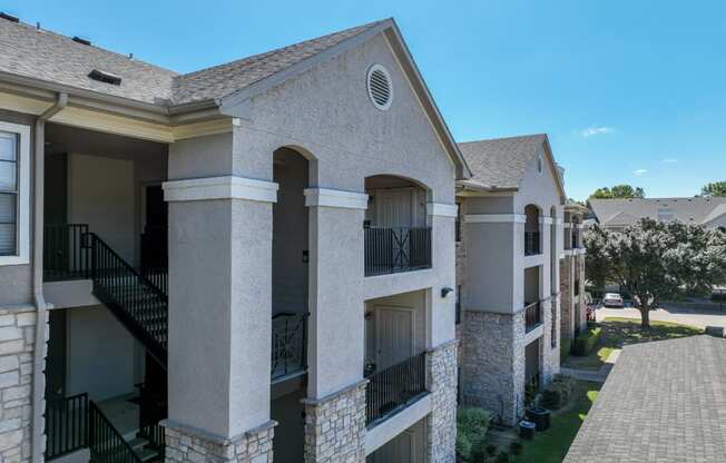 exterior view of Stoneleigh on Spring Creek apartments 5501 Naaman Forest Blvd., Garland, TX 75044