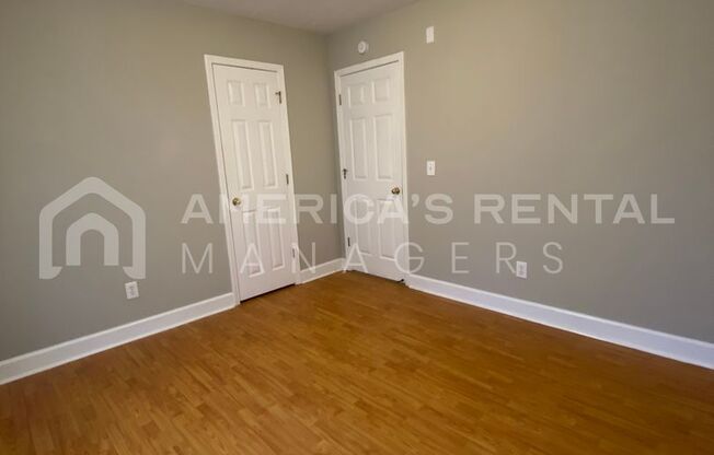 2 beds, 1 bath, 864 sqft, $1,095, Unit 1305 Avenue Court SE