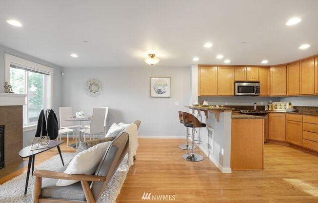 Large 2-Bedroom Northgate Townhome