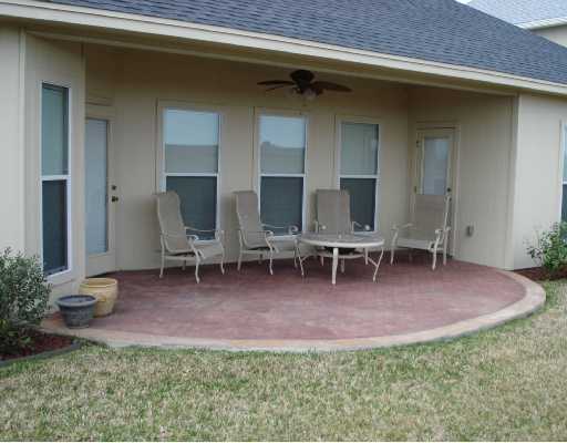 4 beds, 2 baths, $2,495