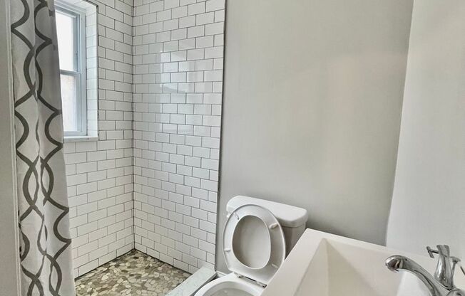 2 Bedroom 2 Bath Available Now