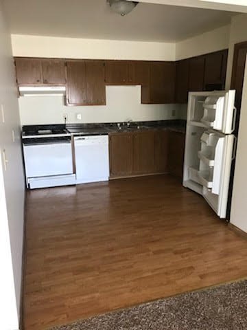 2 beds, 1 bath, $1,200, Unit B2