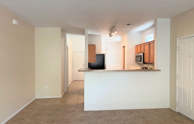 3 beds, 2.5 baths, $1,985, Unit UNIT 1045