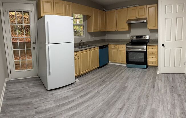 2 beds, 1 bath, $1,500, Unit B2