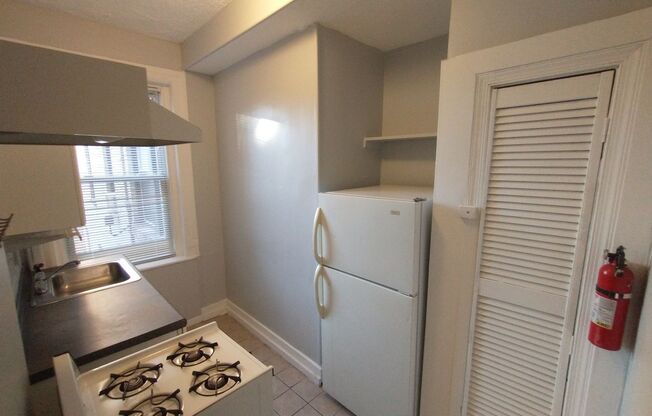 1 bed, 1 bath, 1 sqft, $1,100, Unit 2D