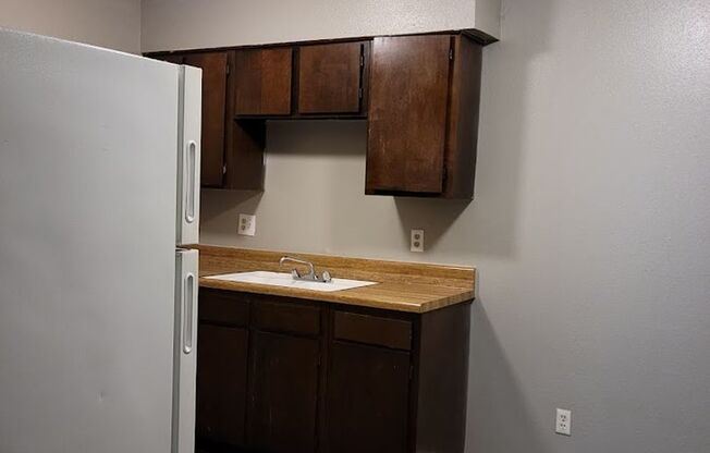 1 bed, 1 bath, 600 sqft, $699, Unit 104