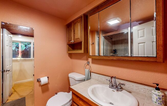 2 beds, 1 bath, $2,500