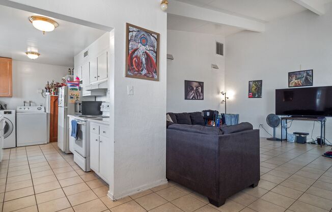 2 beds, 1 bath, $1,800