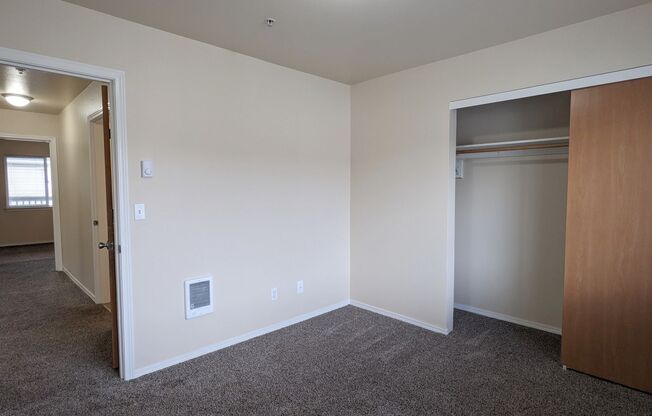 3 beds, 2 baths, 1,180 sqft, $1,585, Unit E304
