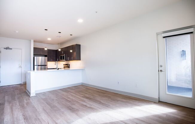 1 bed, 1 bath, 648 sqft, $1,535, Unit APT 303