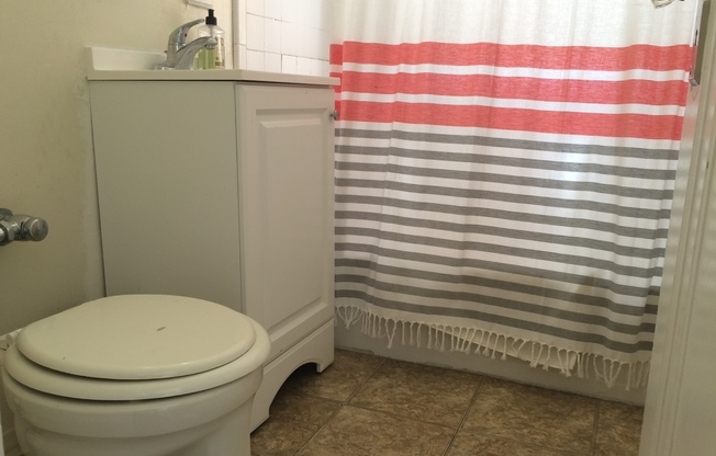 2 beds, 1 bath, 710 sqft, $3,100, Unit 01-010
