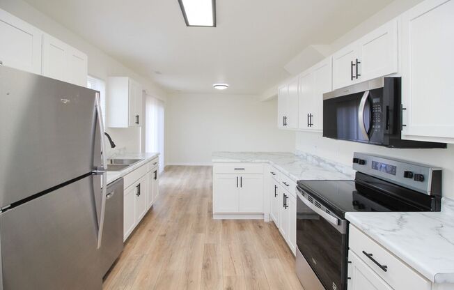 3 beds, 2.5 baths, 1,268 sqft, $1,735, Unit 4015-02