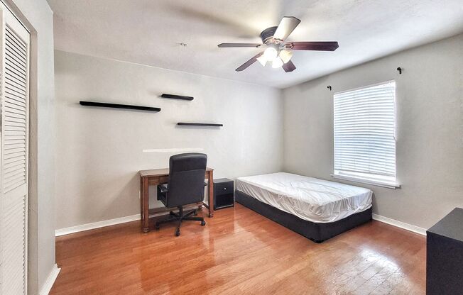 2 beds, 2 baths, $1,600, Unit Unit #802