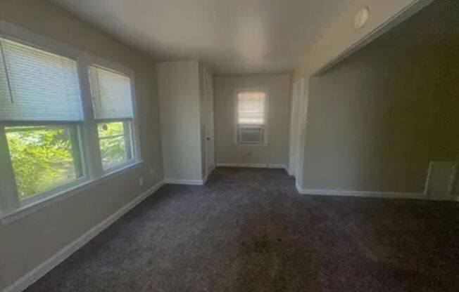 1 bed, 1 bath, 432 sqft, $600, Unit Rear