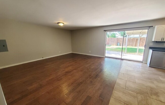 1905 FAIRFIELD DR