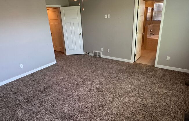 Beautiful 3 bedroom 2 1/2 bath townhome