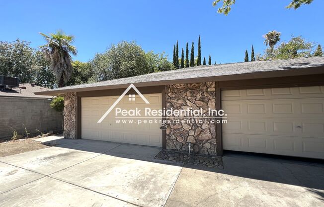 Nice 2bd/1ba Foothill Farms Duplex with 2 Car Garage