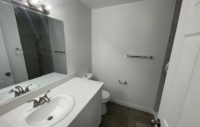 2 beds, 2 baths, $1,375, Unit UNIT 1083
