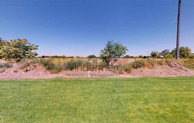 3 beds, 2 baths, 1,064 sqft, $1,895, Unit 1348 Artesia