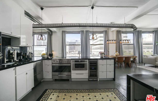 1 bed, 1 bath, 1,050 sqft, $3,300, Unit 313