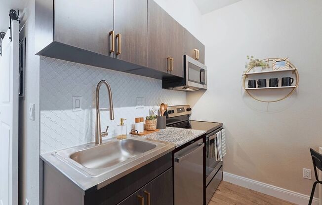 Studio, 1 bath, 275 sqft, $745, Unit 307 *