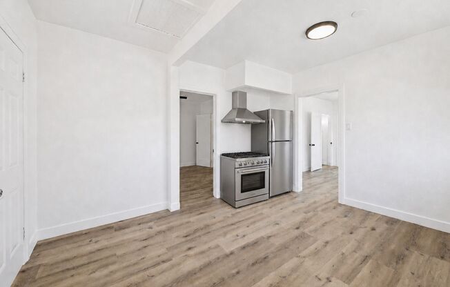 1510 W 52 ST