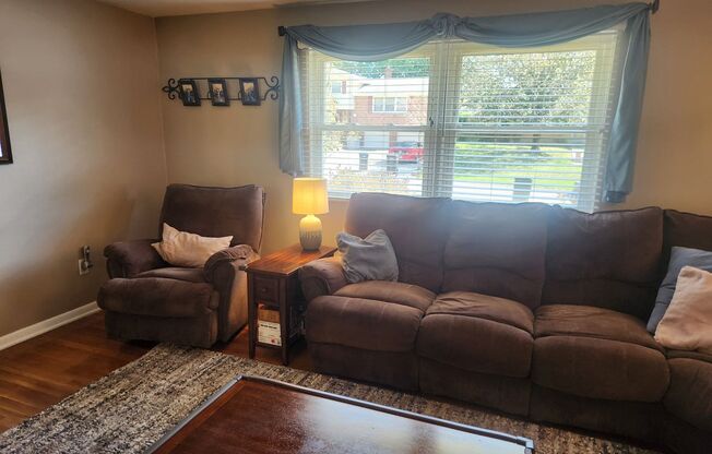 3 beds, 2 baths, $2,295