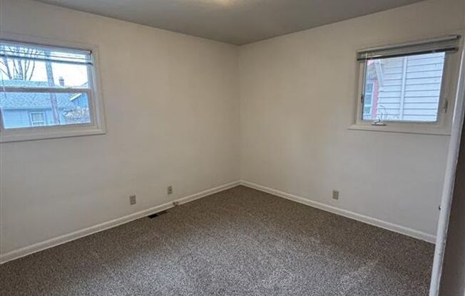 1031-1033 Saginaw St S Salem, OR 97302